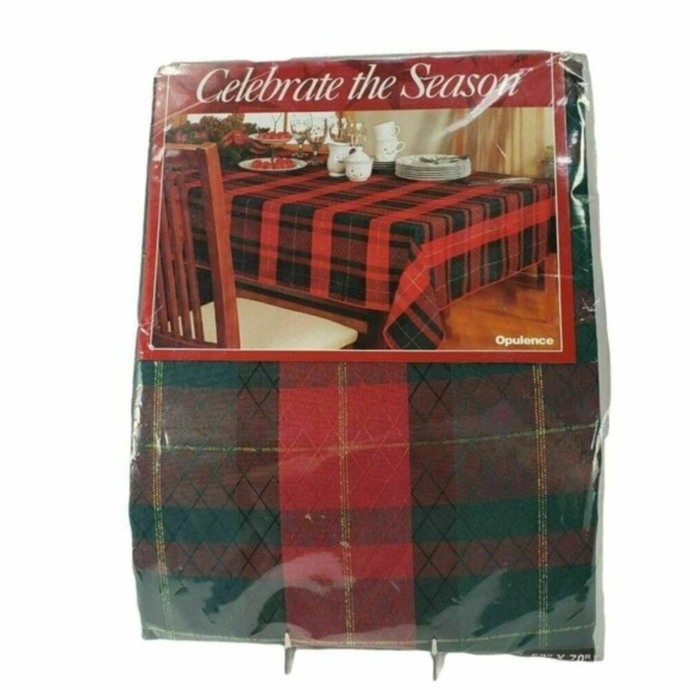 Christmas Tablecloth Green Red Gold Metallic 52 x 70 Rectangle Fabric Holiday Nw